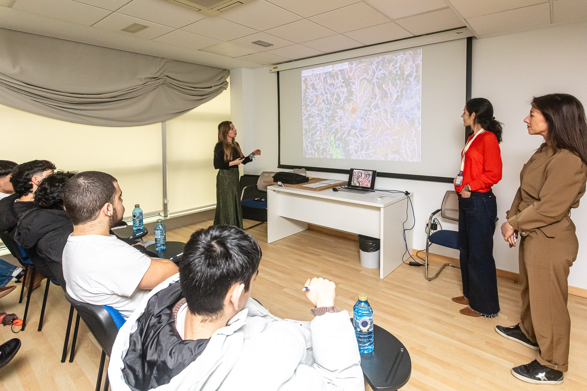 A APLU abre as súas portas ao alumnado do Instituto de Bertamiráns, en Ames, para promover a conciencia sobre o territorio no marco do Proxecto Terra da Xunta